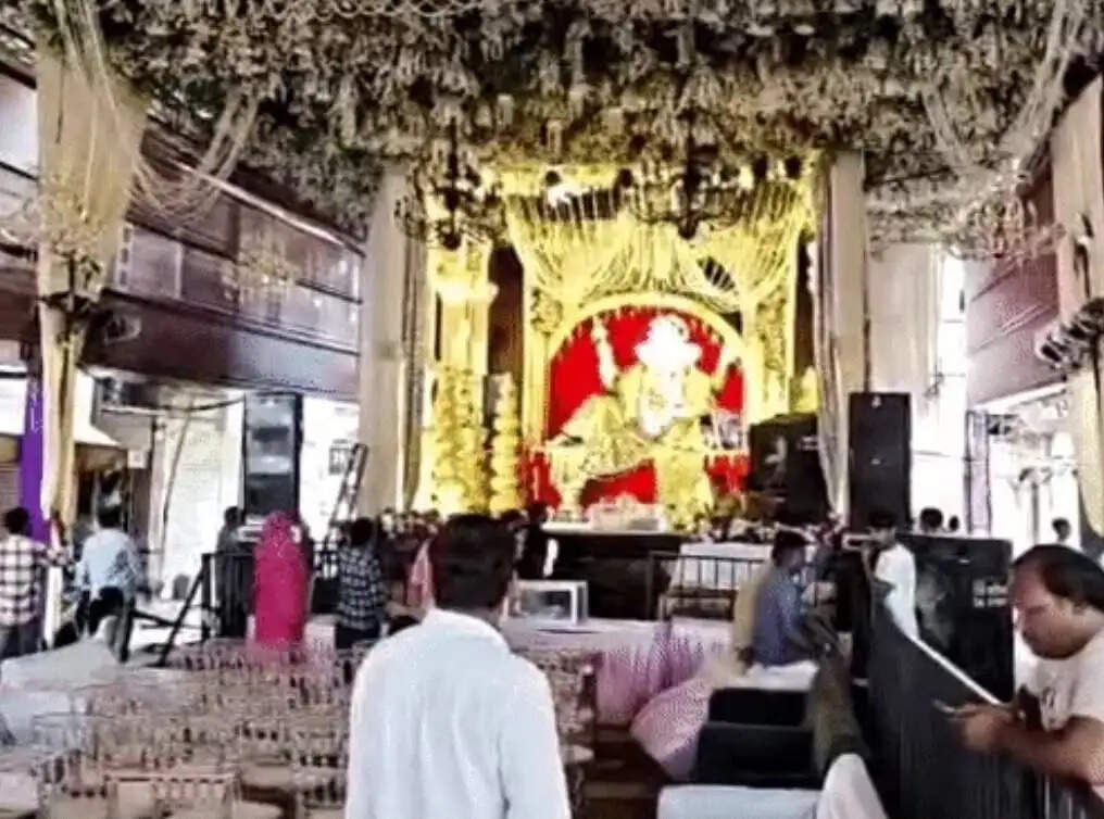 गणपति पंडाल में तलवार-पिस्टल लहराने के आरोप से आक्रोश, रामपुरा बाजार बंद