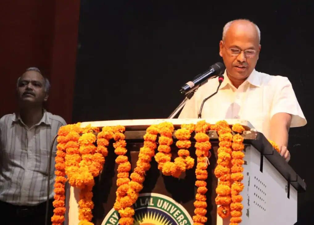 सिरसा: नशे के खिलाफ सामाजिक व नैतिक लड़ाई जरूरी: एडीजीपी