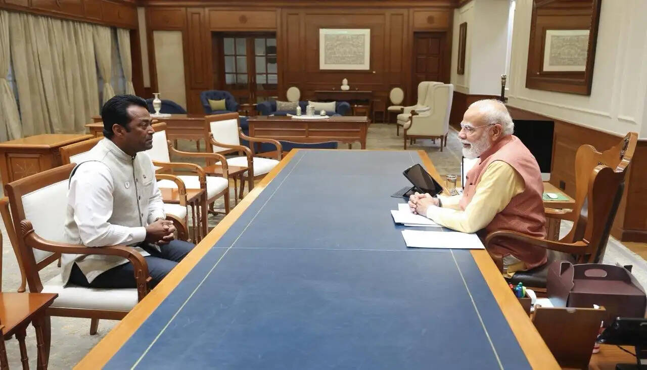 प्रधानमंत्री मोदी से मिले लिएंडर पेस, खेल और राष्ट्र निर्माण पर हुई चर्चा