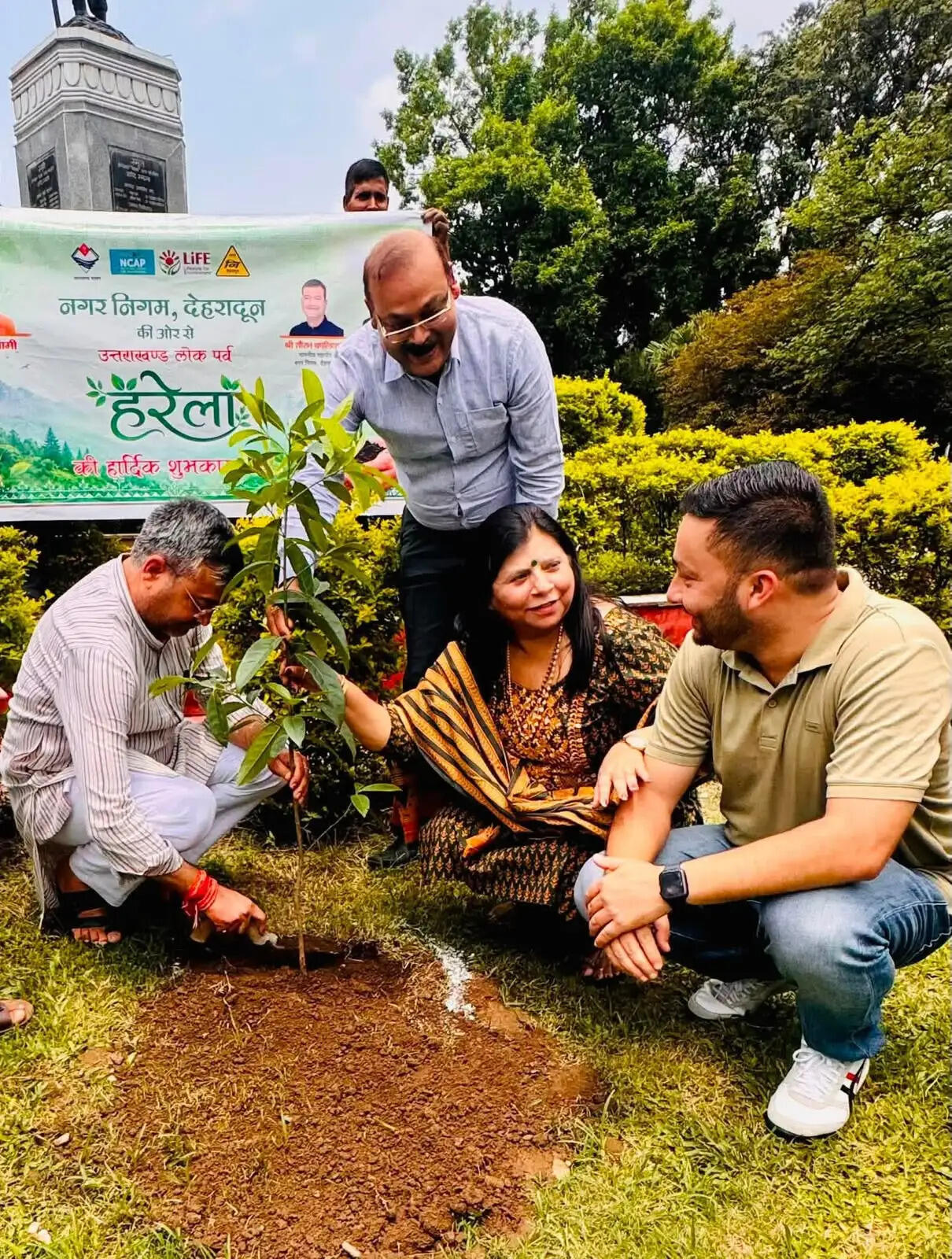 हरेला पर्व पर नगर निगम का हरित संकल्प अभियान का महापौर ने किया शुभारंभ