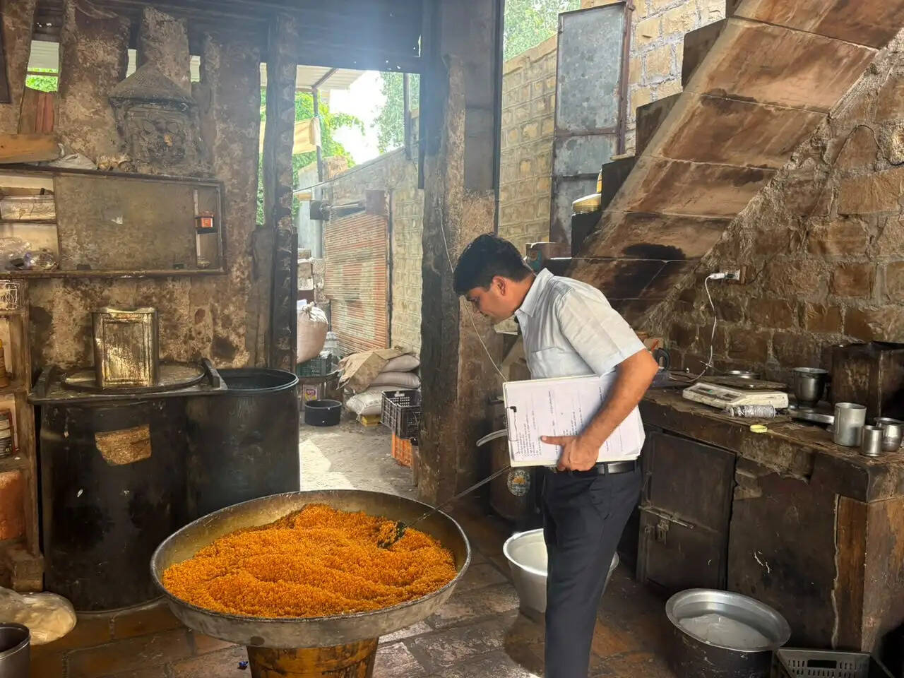 जैसलमेर में त्योहारी सीजन को लेकर खाद्य सुरक्षा विभाग सक्रिय