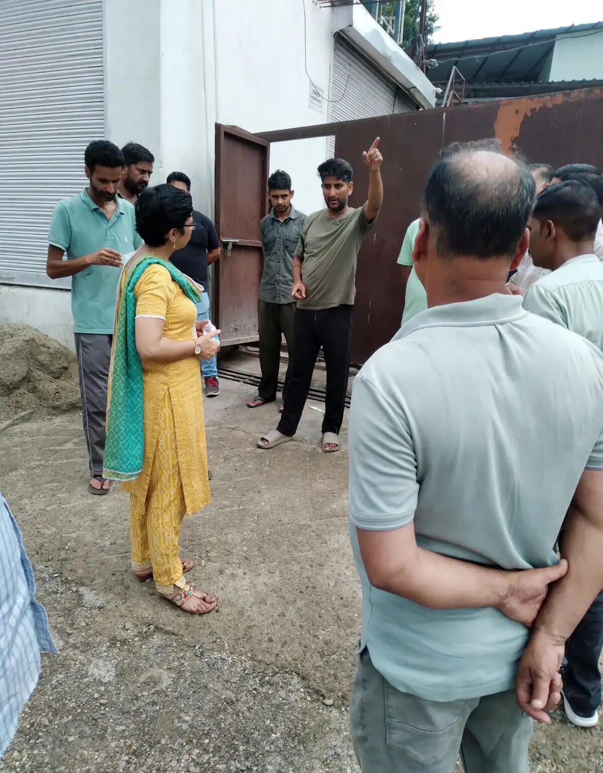 मंडी की रत्ती खड्ड में मौत का मंजरः दूषित पानी से लाखों मछलियां और जलीय जीव खत्म, जांच शुरू