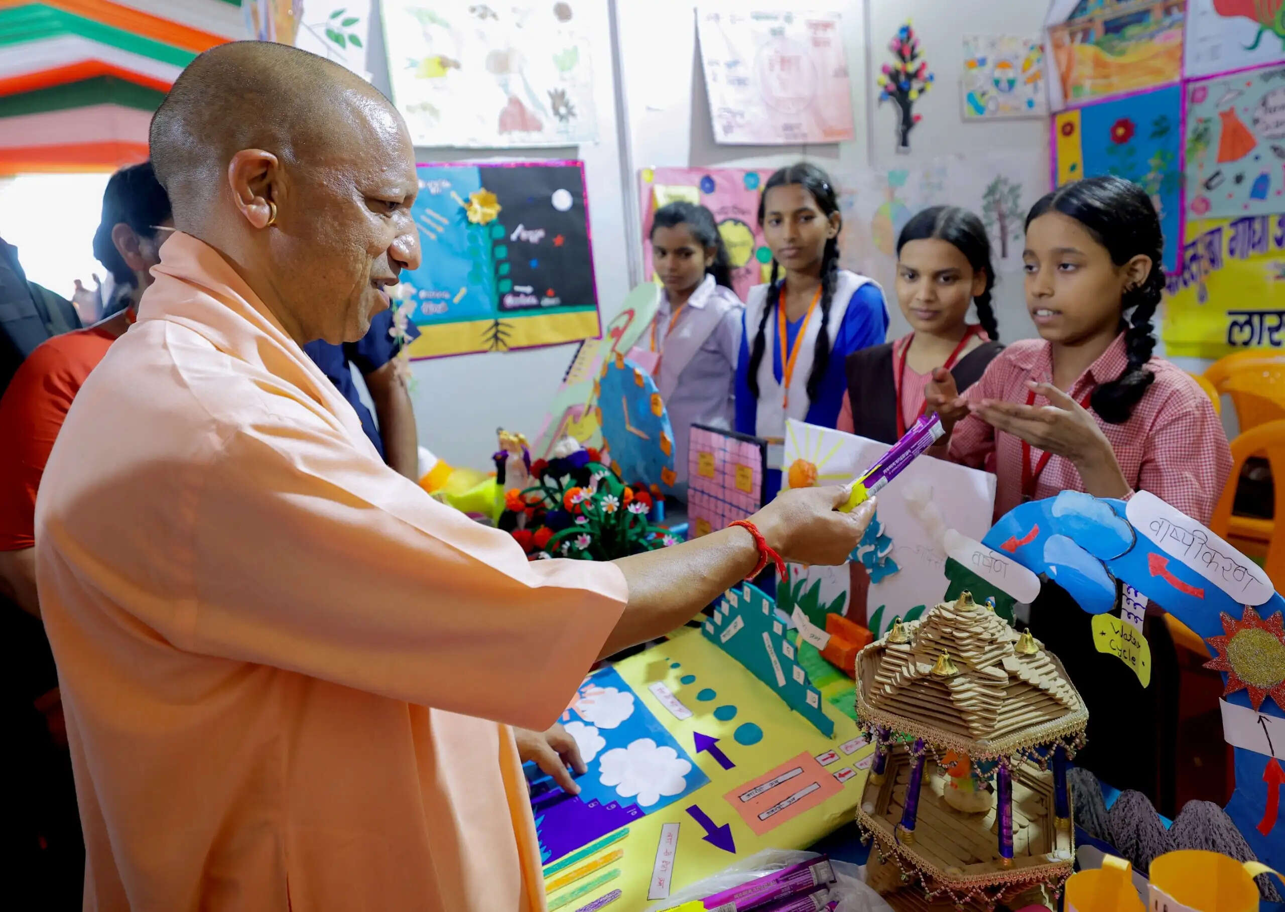 देवरिया में सपा पर तीखा प्रहार कर बाेले मुख्यमंत्री याेगी- जेपीएनआईसी के लिए प्राइवेट कंपनी बनाकर सरकारी खजाने पर डकैती डाल रहे थे अखिलेश-डिंपल