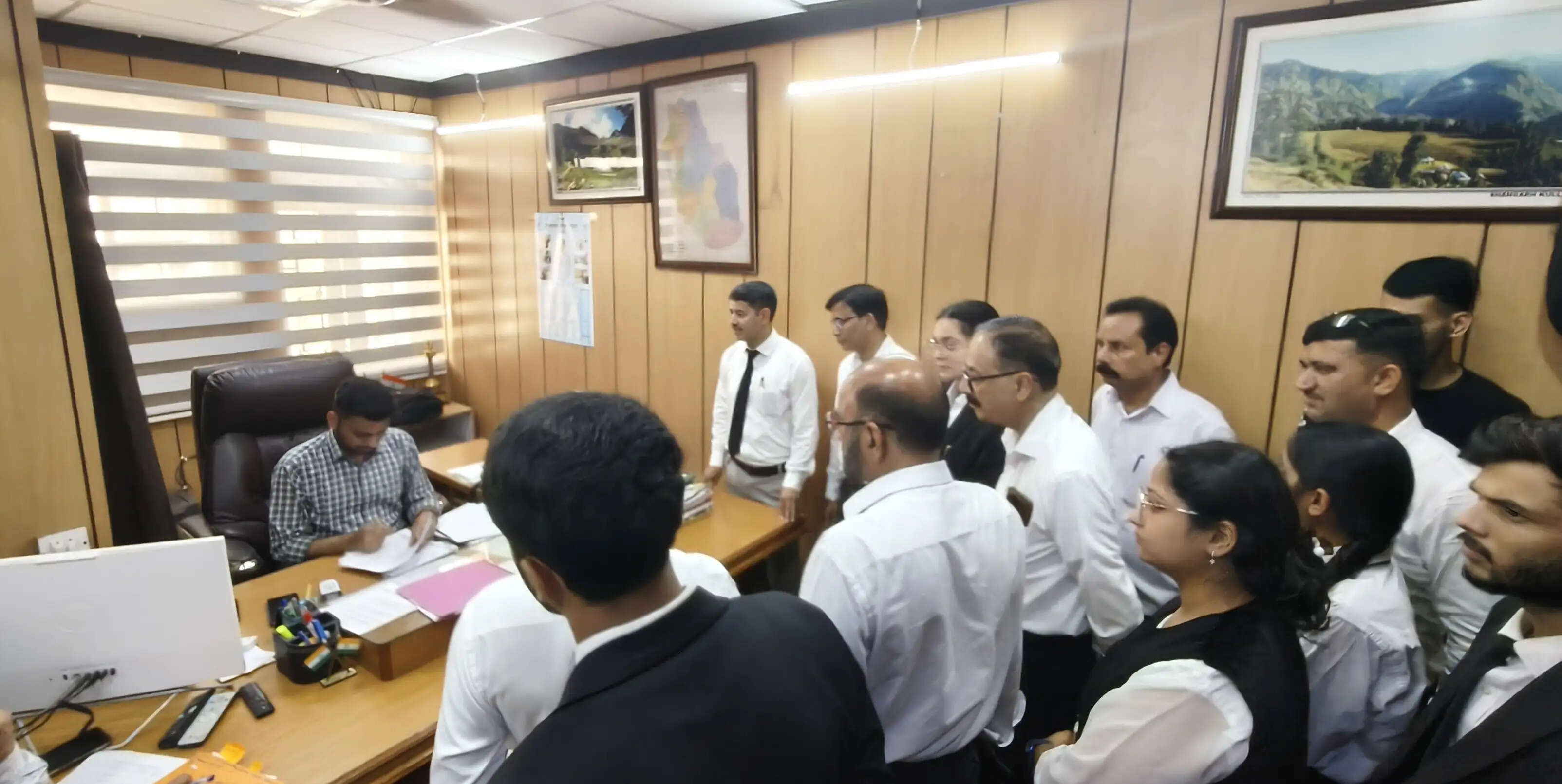 प्रदर्शनकारी छात्रों पर लाठीचार्ज की न्यायिक जांच और जवाबदेही की मांग