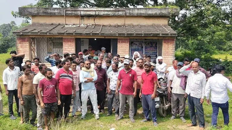 माईथन में ग्रामीणों ने 12 सौ करोड़ की सौर परियोजना का जताया विरोध