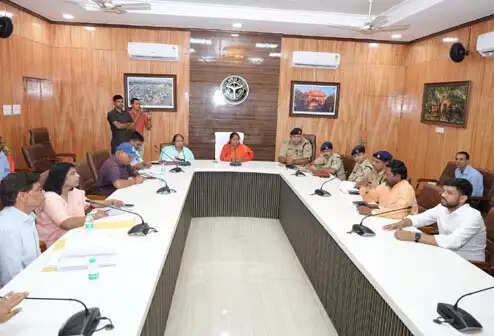 राष्ट्रीय पिछड़ा वर्ग आयोग की अध्यक्ष ने प्रयागराज में समीक्षा बैठक कर दिये निर्देश