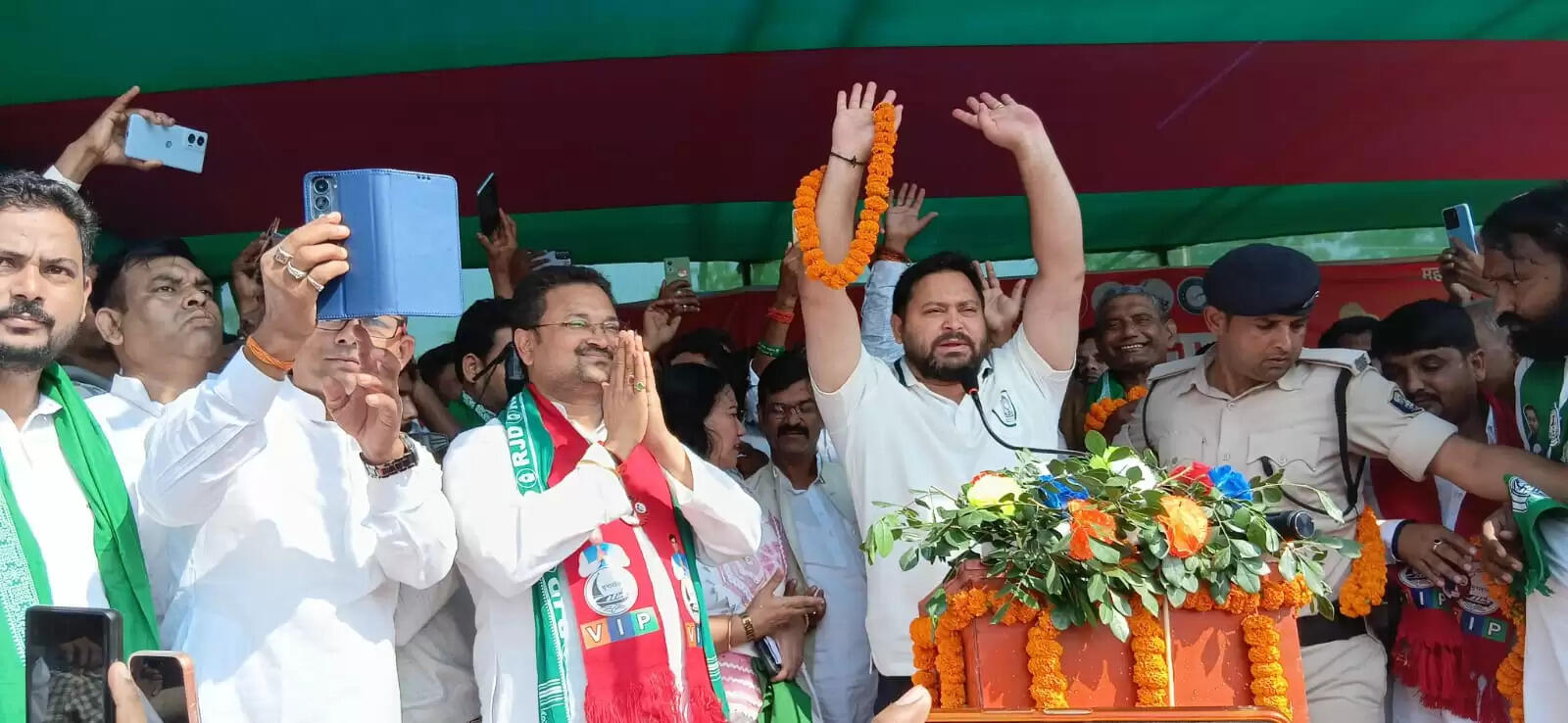 बिहार में नहीं चलेगा बाहर का खेल, जनता बदलाव के मूड में - तेजस्वी