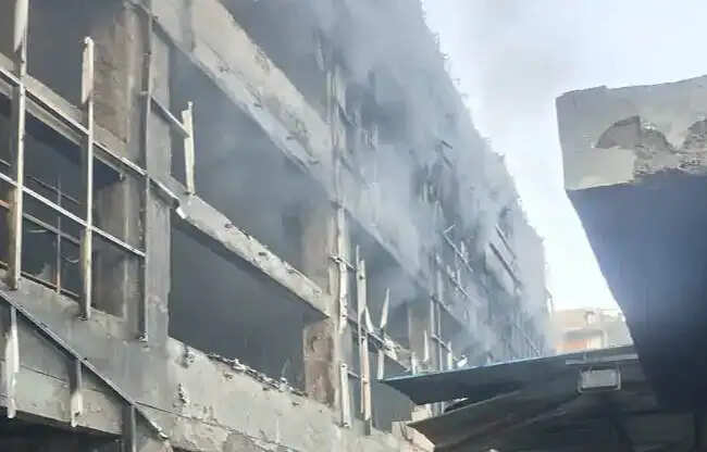 कुंडली की कूलर फैक्ट्री में भीषण आग, 16 से ज्यादा दमकल गाड़ियां पहुंची