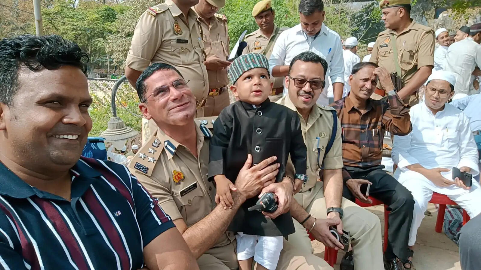 उत्तर प्रदेश में ईद की नमाज शांतिपूर्ण माहौल में संपन्न, सुरक्षा के रहें कड़े बंदोबस्त