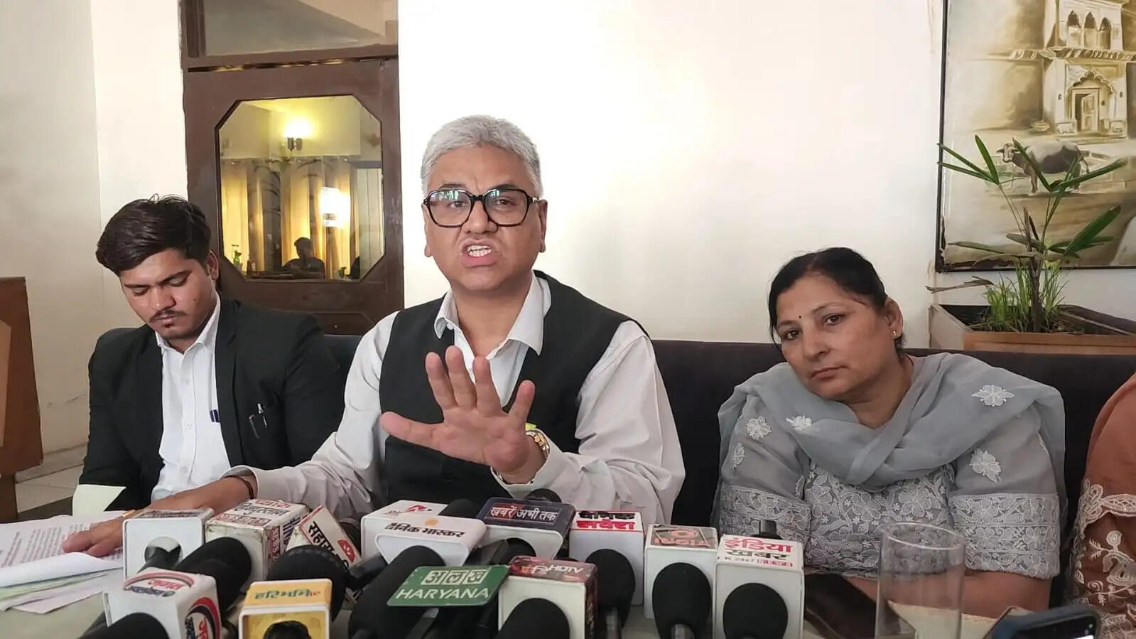 राेहतक: बहुचर्चित विजयनगर चौहरे हत्याकांड मामले में पुलिस की जांच पर अदालत में उठे सवाल
