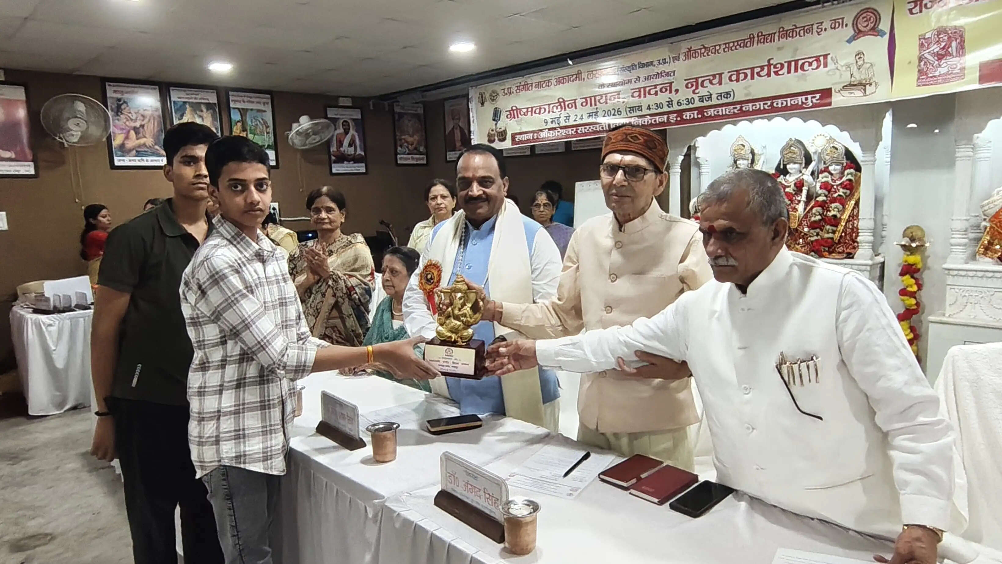 नियमित दिनचर्या एवं नई चीजें सीखने की आदत सफलता दिलाती है : डॉ. हरेश प्रताप सिंह