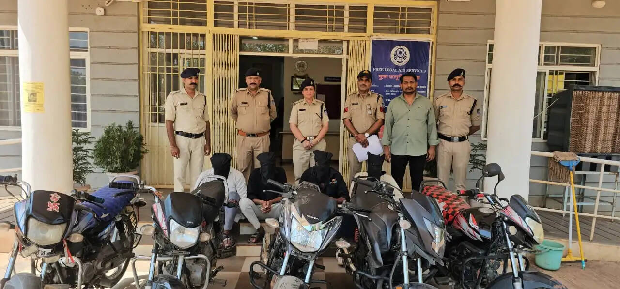 आगरमालवाः वाहन चोर गिरोह पकड़ाया, 5 बाइक जब्त