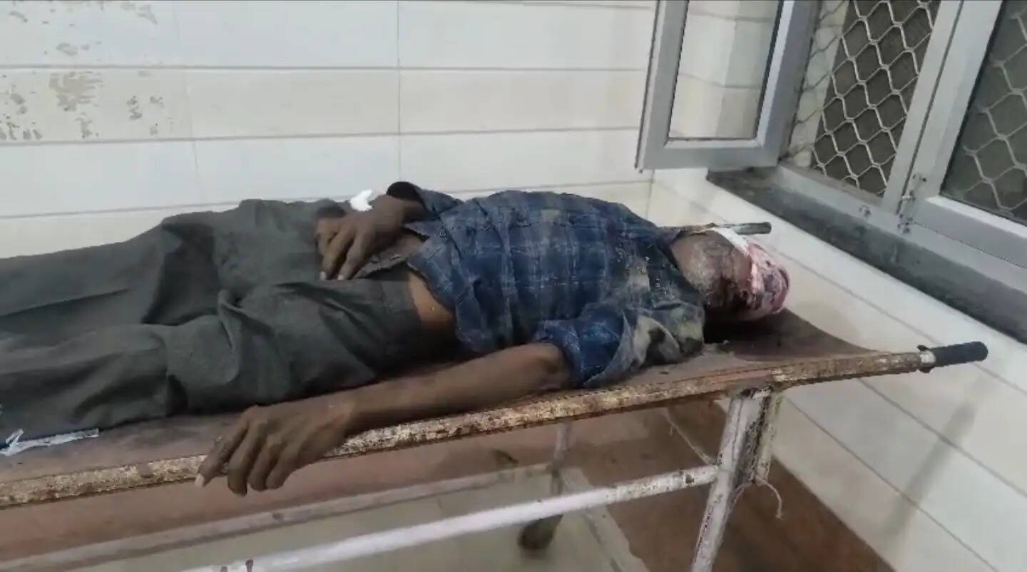 आमने-सामने भिड़ीं दो बाइकें, दाे की मौत व तीन गंभीर