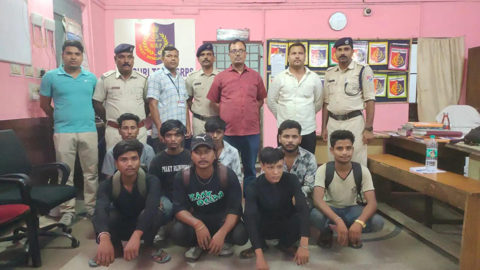 सिलीगुड़ी स्टेशन से आठ बांग्लादेशी गिरफ्तार, आज कोर्ट में पेशी