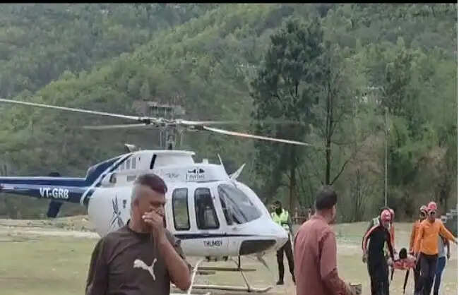 मदमहेश्वर में बीमार यात्री काे एयर रेस्क्यू कर जिला अस्पताल पहुंचाया गया