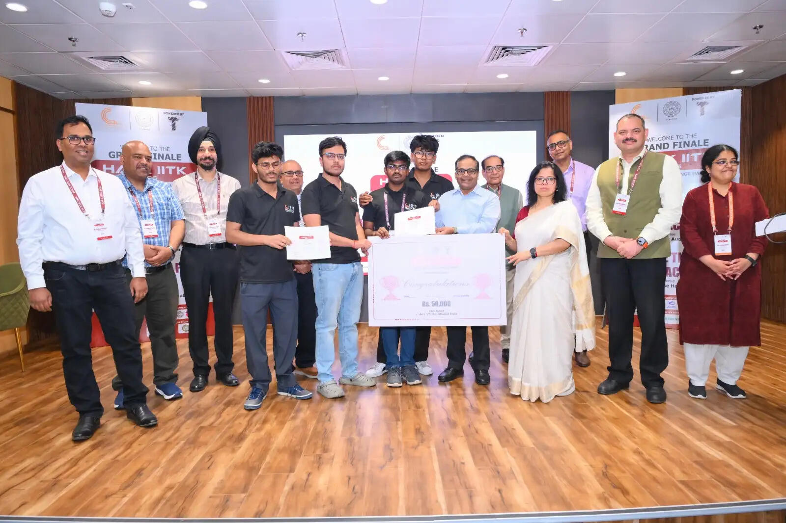 आईआईटी : हैक आईआईटीके 2026 ग्रैंड फिनाले में आर्मी इंस्टीट्यूट ऑफ टेक्नोलॉजी पुणे की टीम ने जीता प्रथम पुरस्कार