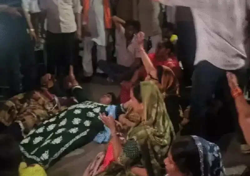 मप्र के दतिया से नरोत्तम मिश्रा का टिकट कटने के बाद समर्थकों ने ग्वालियर-झांसी हाईवे किया जाम