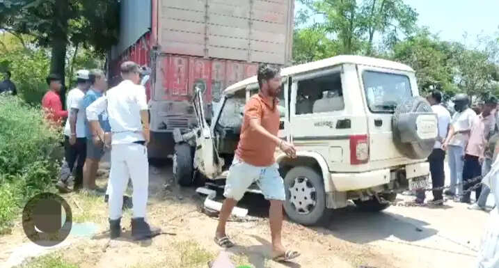गुवाहाटी में अरुणाचल सरकार की गाड़ी ट्रक से टकराई, महिला समेत चार की मौत