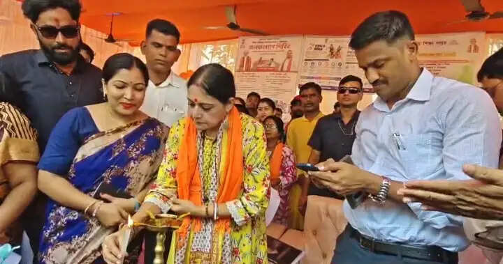 जनकल्याणकारी योजनाओं का लाभ घर-घर तक पहुंचाने का प्रयास, बर्नपुर में तीन दिवसीय शिविर शुरू