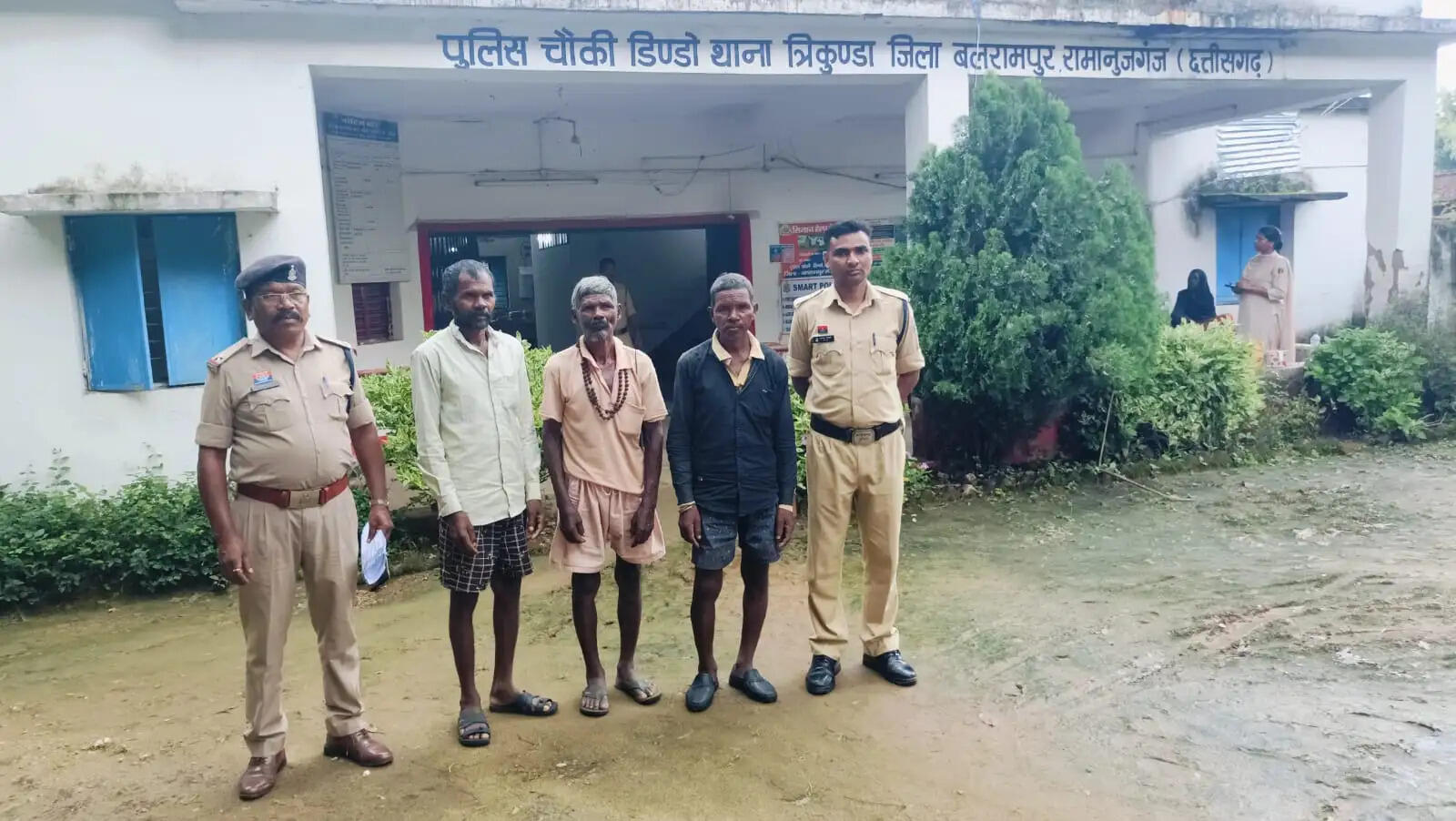 बैल को मारकर खाने के आरोप में चार गिरफ्तार