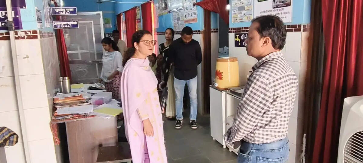 कोरिया : अस्पतालों में छापेमारी से खुली लापरवाही की पोल, डॉक्टर गायब, गंदगी पर फटकार