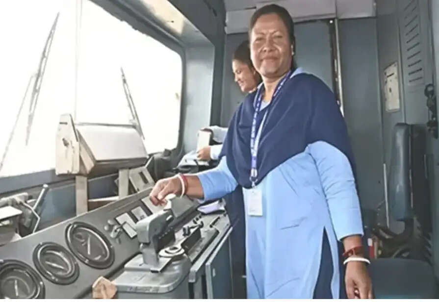 महिला कर्मियों ने संभाली ट्रेन की पूरी जिम्मेदारी, महिला स्पेशल ट्रेन का हुआ संचालन