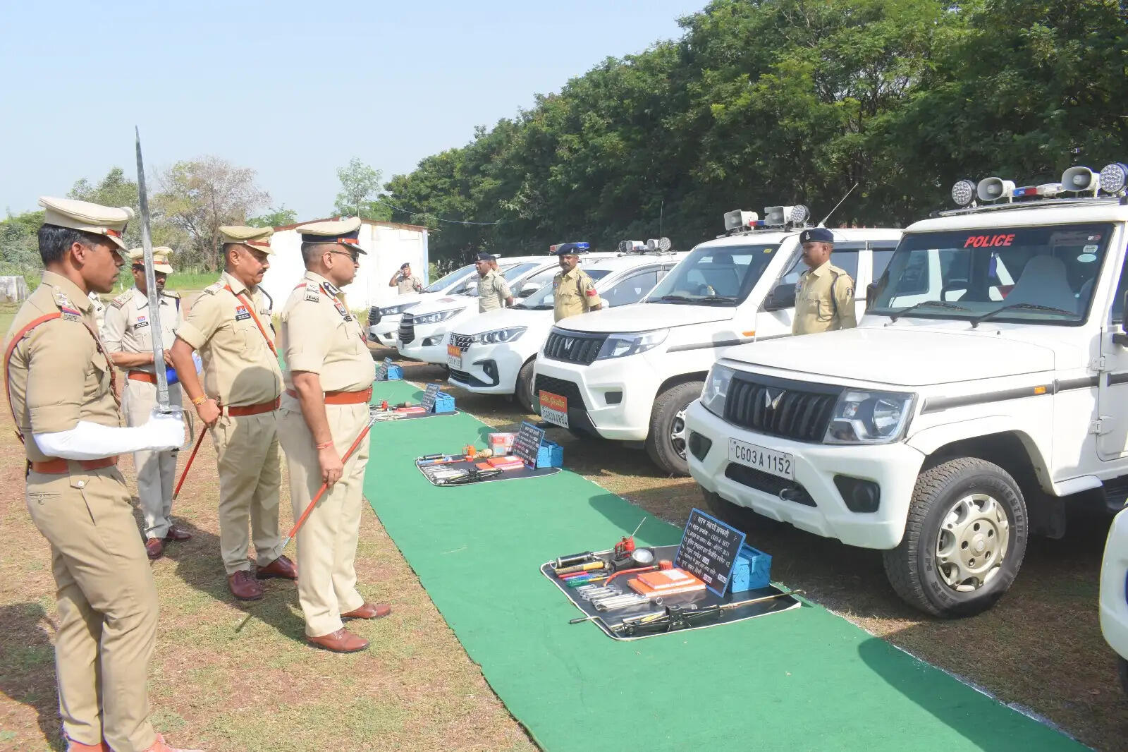 आईजी रामगोपाल गर्ग ने किया जांजगीर-चांपा पुलिस लाइन और एसपी कार्यालय का वार्षिक निरीक्षण