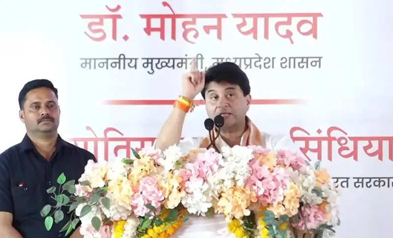 डाक विभाग को सबसे बड़ी लाजिस्टिक शक्ति के रूप में करेंगे स्थापित: केन्द्रीय मंत्री सिंधिया