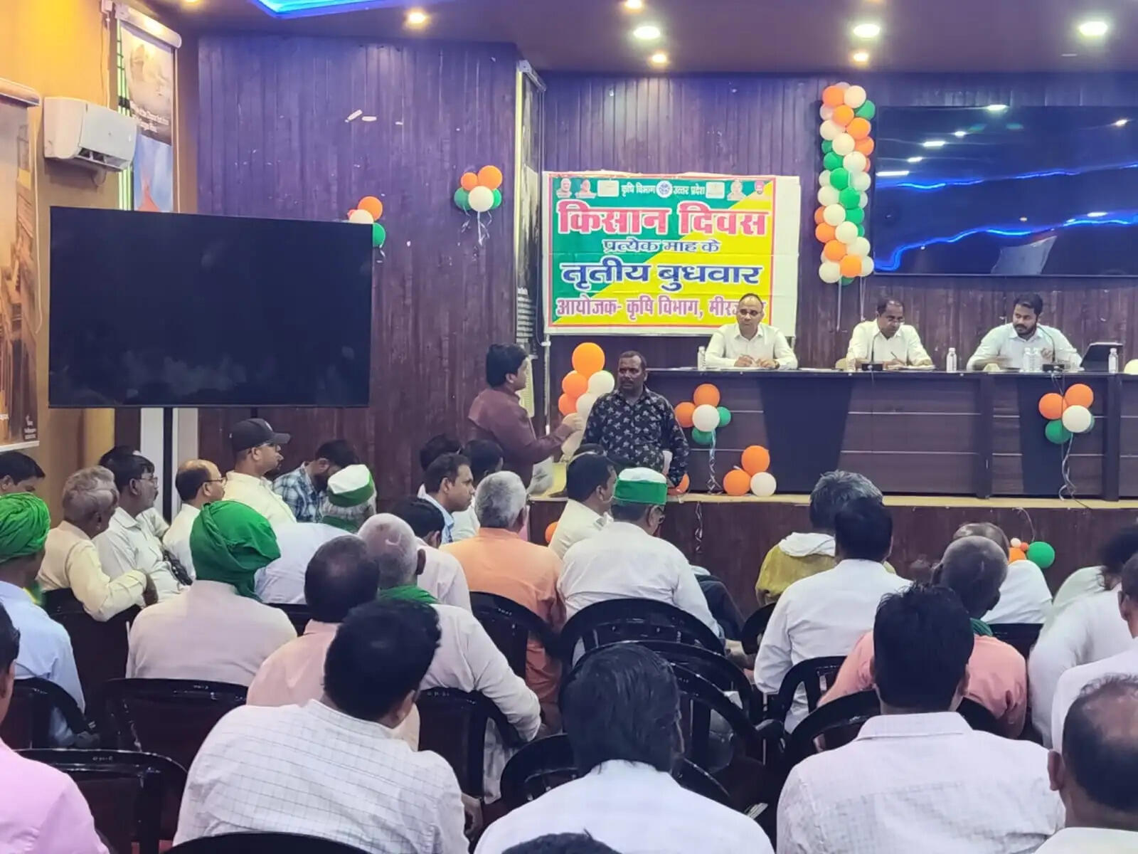 किसान दिवस में गूंजी किसानों की समस्याएं, सीडीओ ने दिए त्वरित निस्तारण के निर्देश