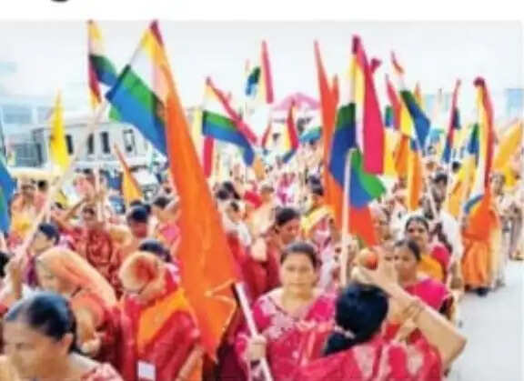 दिगंबर जैन मंदिर में पर्युषण पर्व का शुभारंभ, निकली भव्य शोभायात्रा
