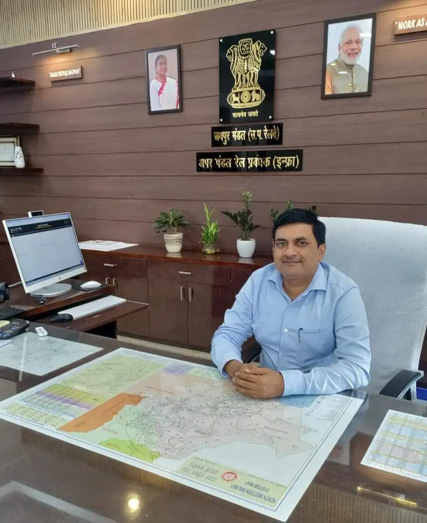 सुशील कुमार ने जयपुर मंडल में अपर मंडल रेल प्रबंधक (इंफ्रा) का पदभार संभाला