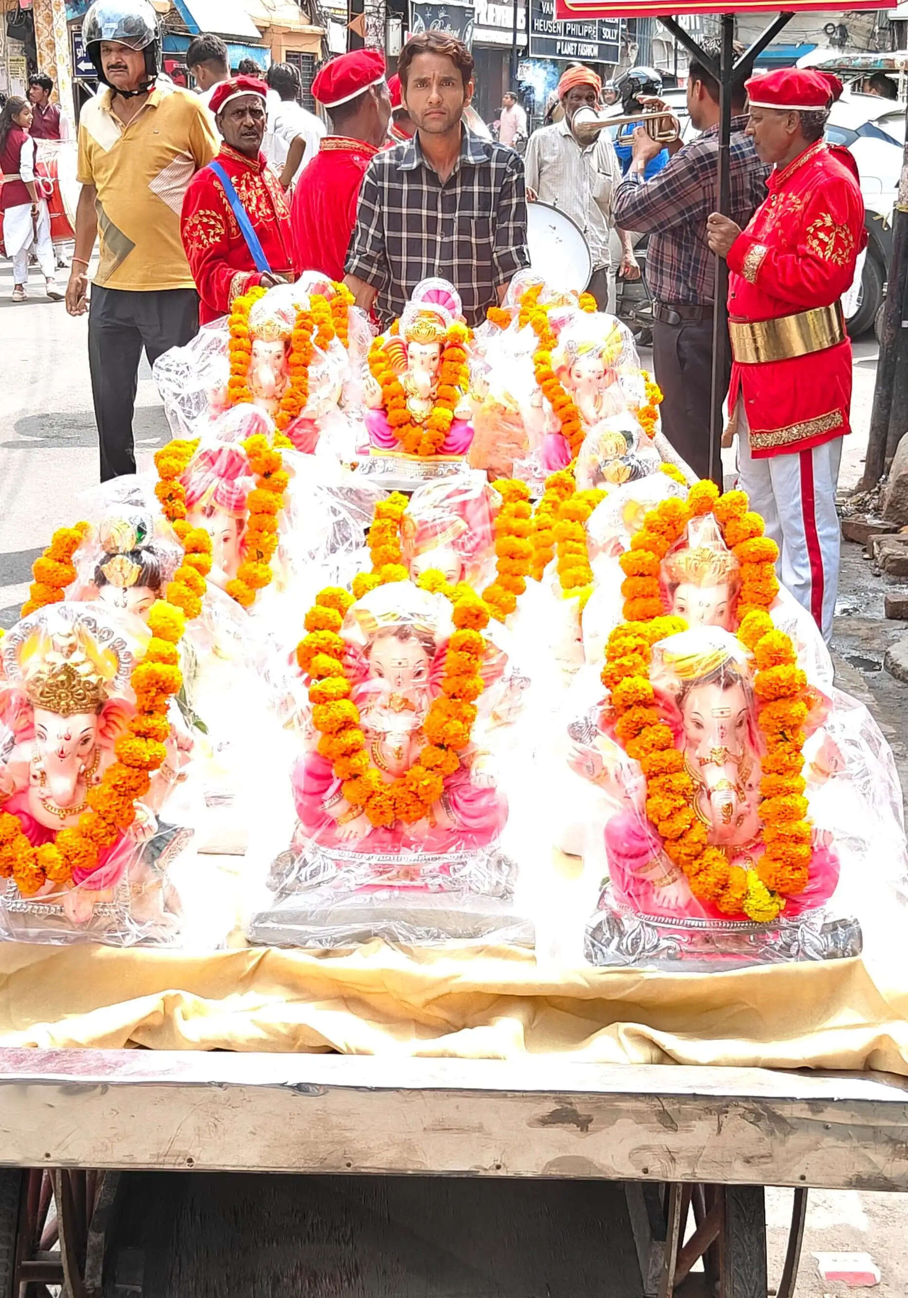 मुरादाबाद में पांच हजार से अधिक स्थानों पर विराजे विघ्नहर्ता