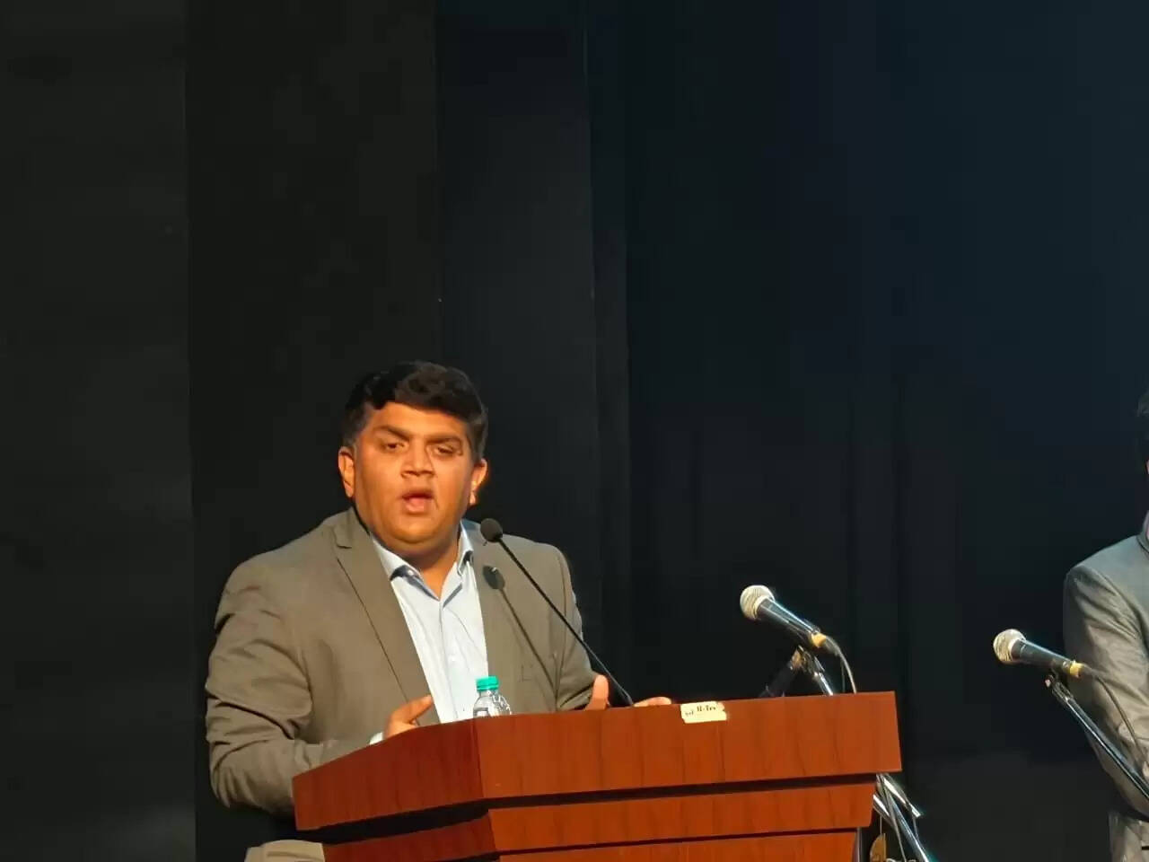 तमिल प्रतिनिधियों ने चोल युगीन नटराज मूर्ति व बीएचयू के दुर्लभ अभिलेख देखे