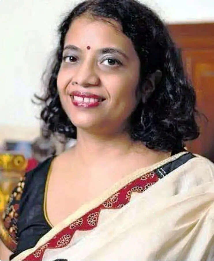 कवयित्री जोनाकी रे का एकल कविता पाठ 8 मई को