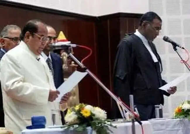 पूर्व राज्यपाल डॉ. डीवाई पाटिल का कोल्हापुर में निधन
