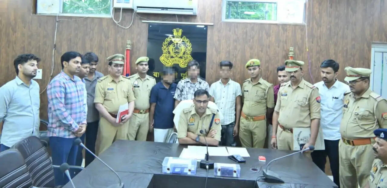 क्लोन बायोमेट्रिक के जरिये अपने खाते में रकम ट्रांसफर करने वाले तीन साइबर अपराधी गिरफ्तार