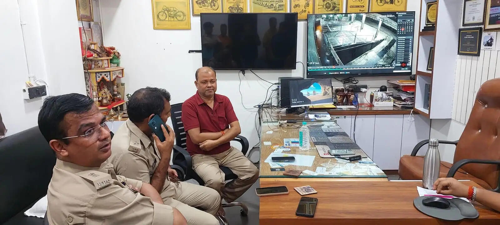 बुलेट शोरूम यशराज मोटर्स में 1.71 लाख की चोरी,पुलिस मामले की जांच में जुटी