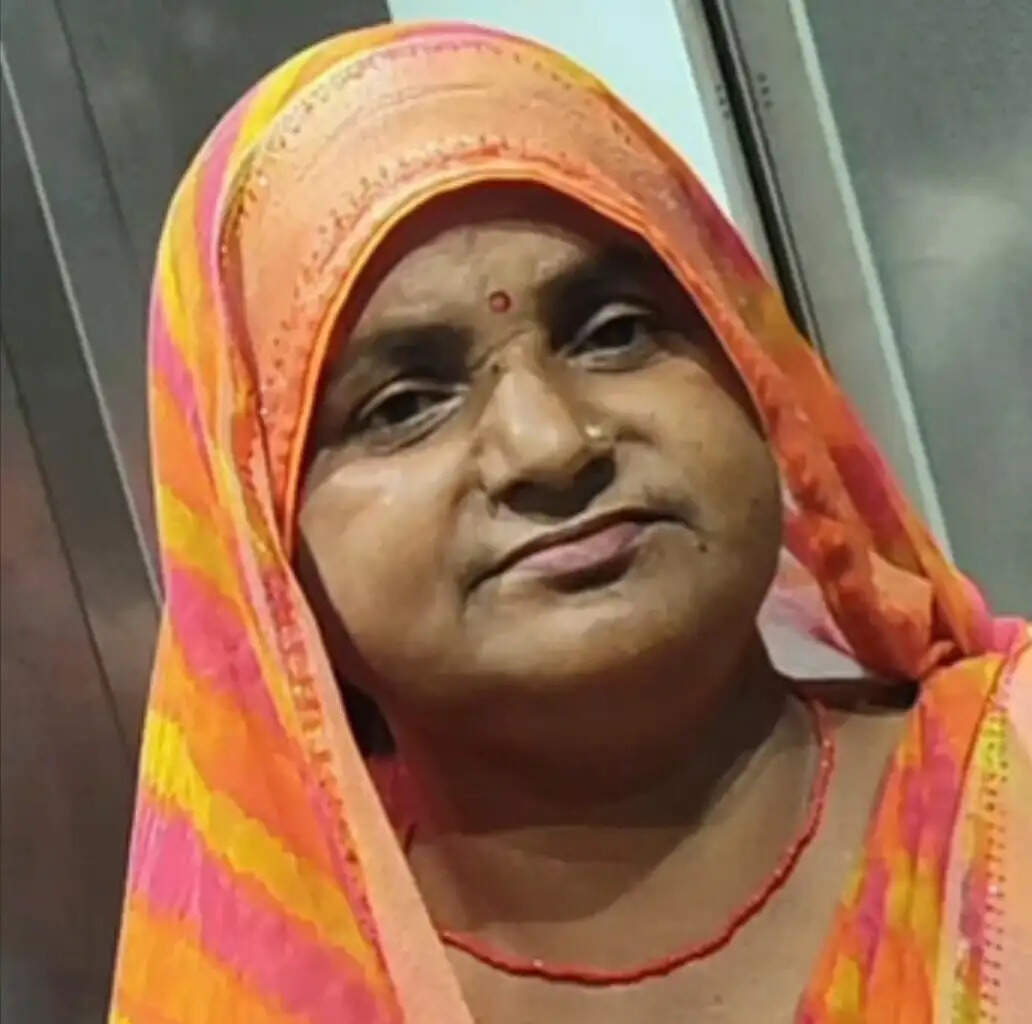 महिला ने की खुद को गोली मारकर आत्महत्या