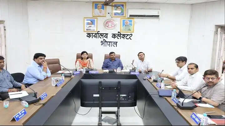 जल गंगा संवर्धन अभियान को जिले में प्रभावी और परिणाममुखी बनाएं: कलेक्टर