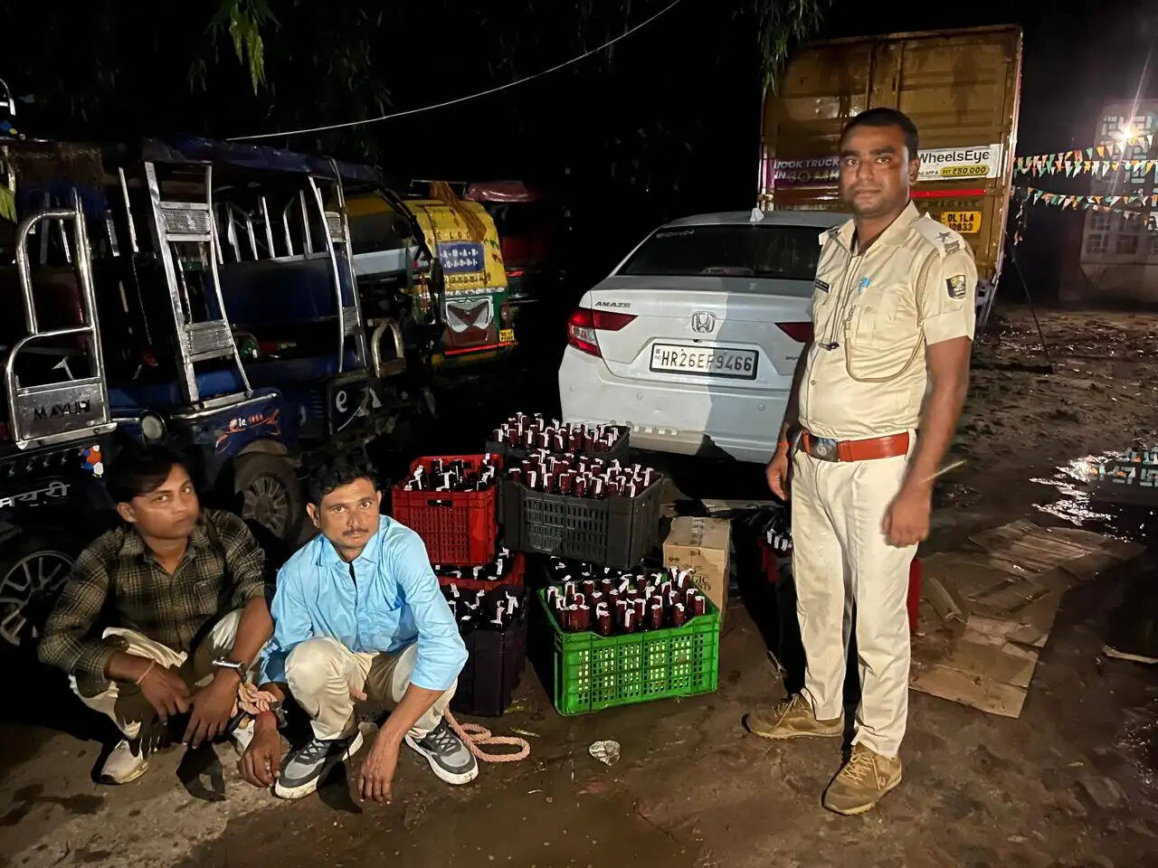 लग्जरी ब्रांड की हरियाणा निर्मित विदेशी शराब बरामद, दो तस्कर गिरफ्तार
