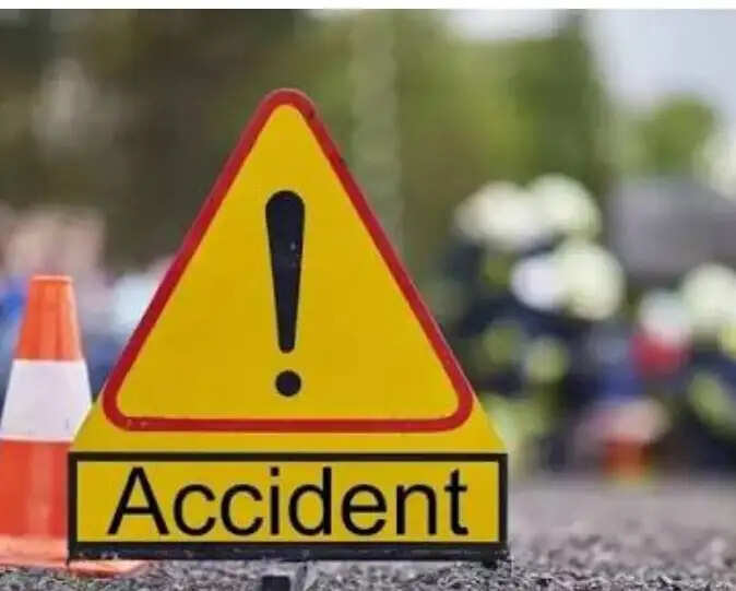 सुलतानपुर : दो मोटर साईकिल की आमने सामने टक्कर , एक की मौत,तीन घायल