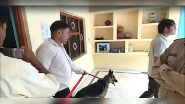 गुनाः किसान के घर 4.50 करोड़ की चोरी, ढाई किलो सोना-चांदी से भरी तिजोरी उड़ा ले गए बदमाश