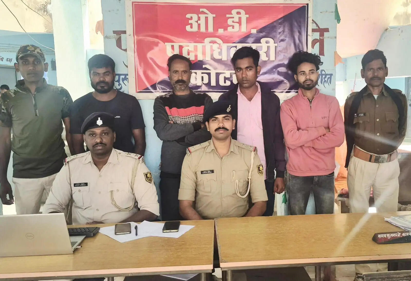 चोरी की बाईक के साथ चार गिरफ्तार,जब्त बाइक छतौनी से हुई थी चोरी