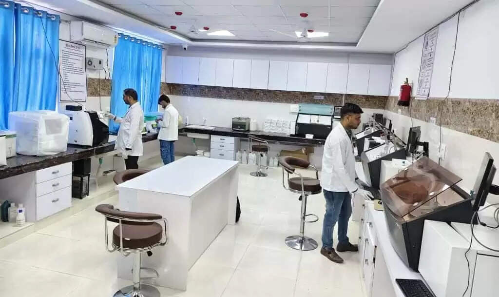 योगी सरकार में सुदृढ़ हो रही पैथालॉजी जांच की सुविधा