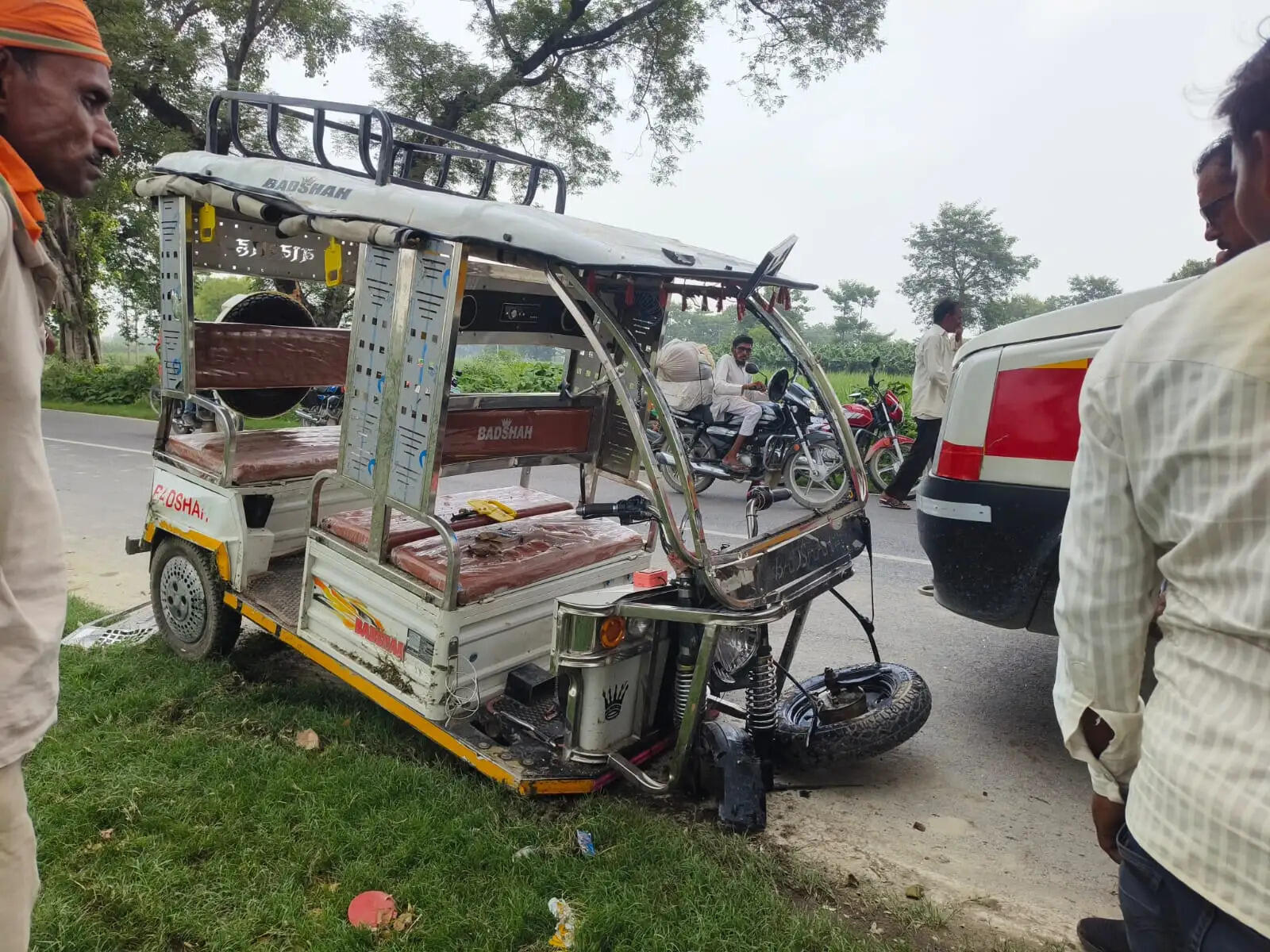 लखीमपुर खीरी में रोडवेज बस ने ऑटो को मारी टक्कर, 8 घायल, 5 जिला अस्पताल रेफर