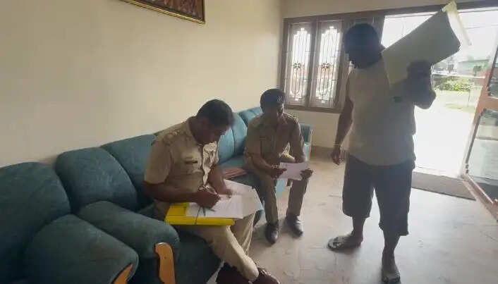 एनजेपी स्टेशन के आसपास होटल-लॉज में अग्नि सुरक्षा की जांच