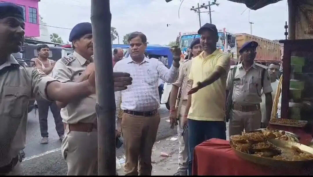 जगदीशपुर बाजार में अतिक्रमण हटाने का निर्देश, एक दिन की दी मोहलत
