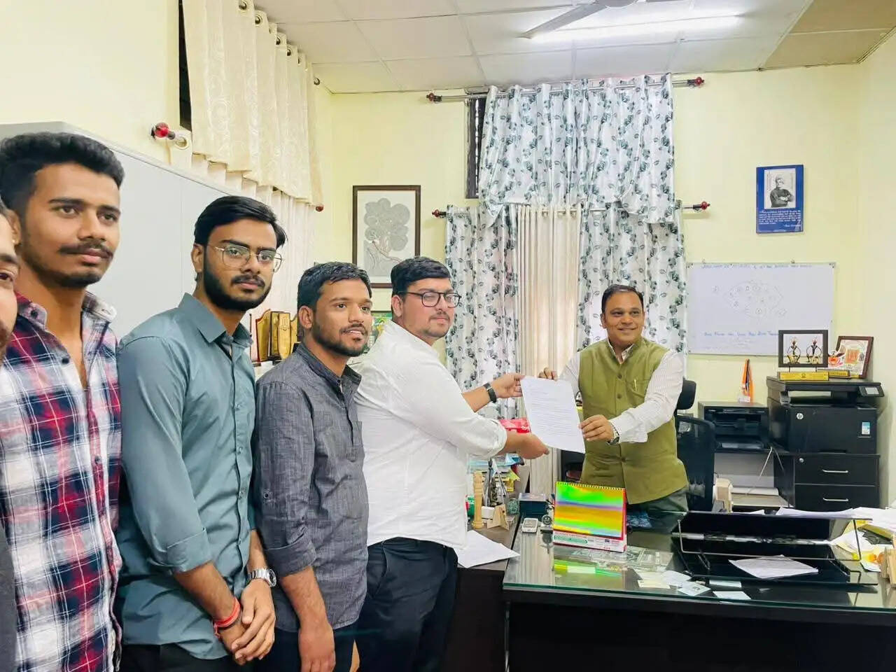 अनूपपुर: इंगांराजविवि में सभी वर्गों को निःशुल्क प्रतियोगी कोचिंग की मांग