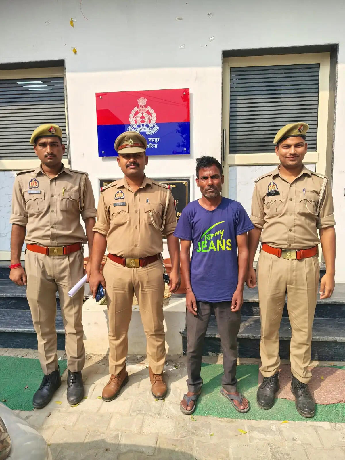 देवरिया : फर्जी दस्तावेज से पासपोर्ट बनवाकर विदेश यात्रा करने का आरोपित गिरफ्तार