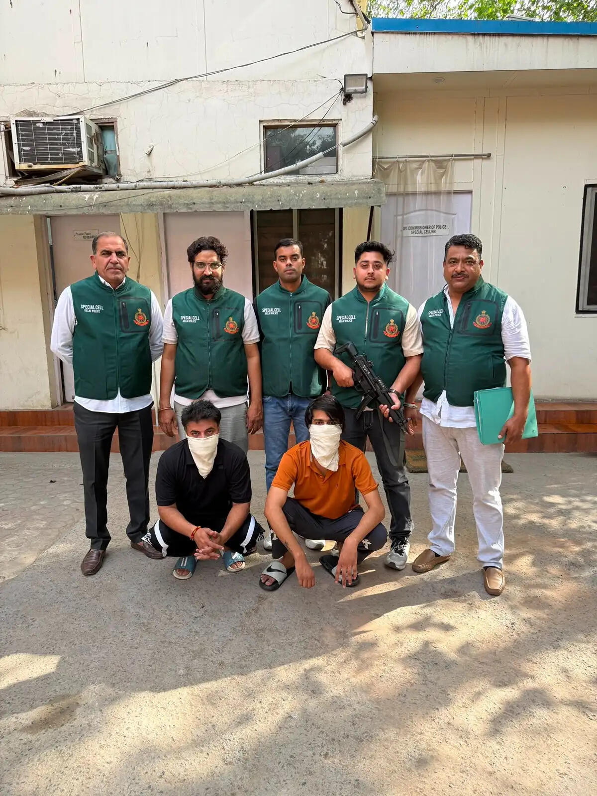 विदेश में बैठे गैंगस्टरों के इशारे पर होने वाली थीं दो हत्याएं, स्पेशल सेल ने टिल्लू गैंग के दो शार्पशूटर पकड़े